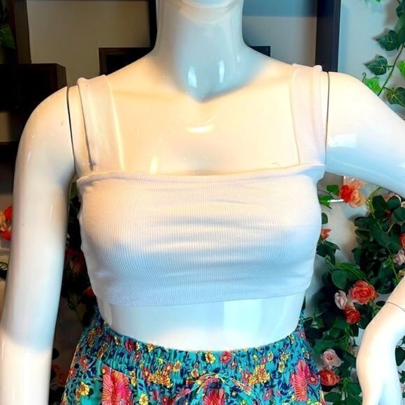 Ambiance Cotton Blend Square Neck Wide Straps White Cropped Tank Size M - Picture 4 of 11